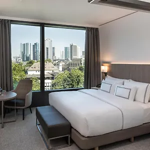 Hotel Meliá Frankfurt ****