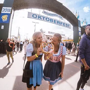 Camping Oktoberfest On A Budget München